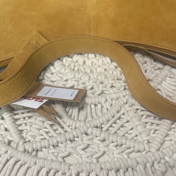 NWT- Margot New York Suede Leather Tan Shoulder Hobo Bag. New With Tags. - Picture 11 of 14